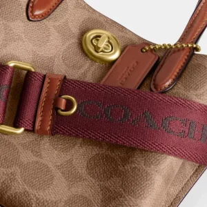 Willow Tote 18 aus Signature-Canvas*COACH Store